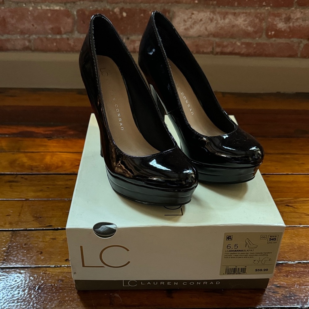 LC Lauren Conrad Black Heels